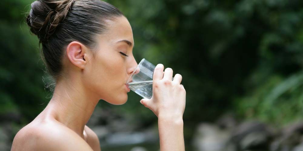 Ένα ποτήρι νερό μπορεί να βοηθήσει την πέψη περισσότερο απ’ όσο νομίζεις